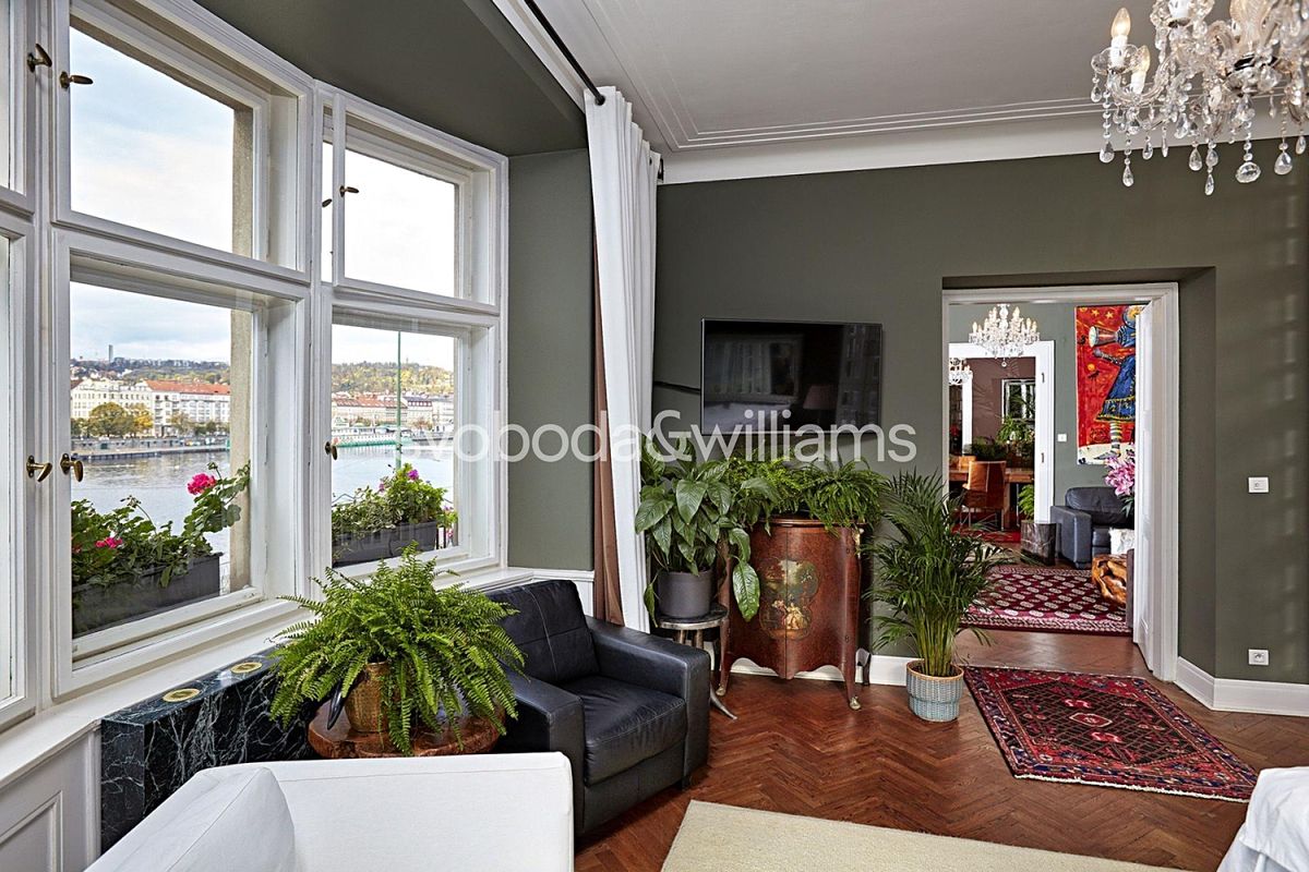 Pronájem bytu 4+1 152 m²