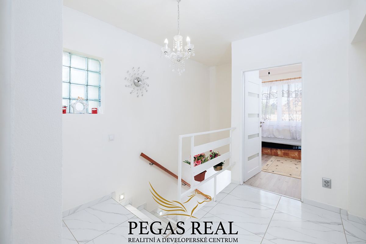 Prodej rodinného domu 147 m², pozemek 467 m² – fotografie 2