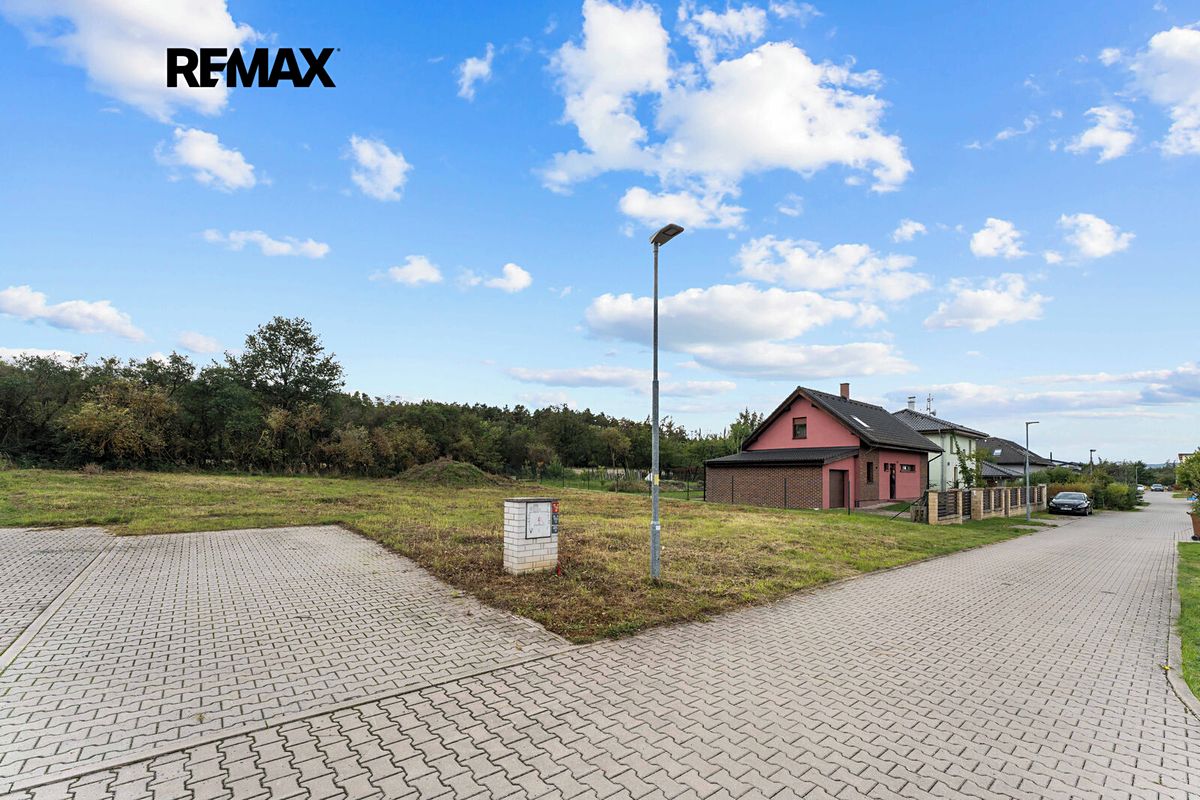 Prodej stavebního pozemku 887 m² – fotografie 4