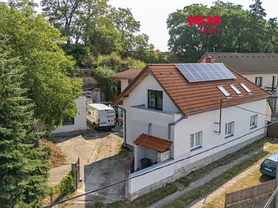 Prodej rodinného domu 230 m², pozemek 945 m²