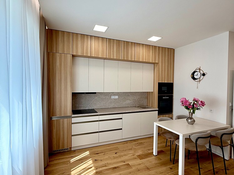 Квартира 4+kk в оренду, 72 м² (5 з 18)