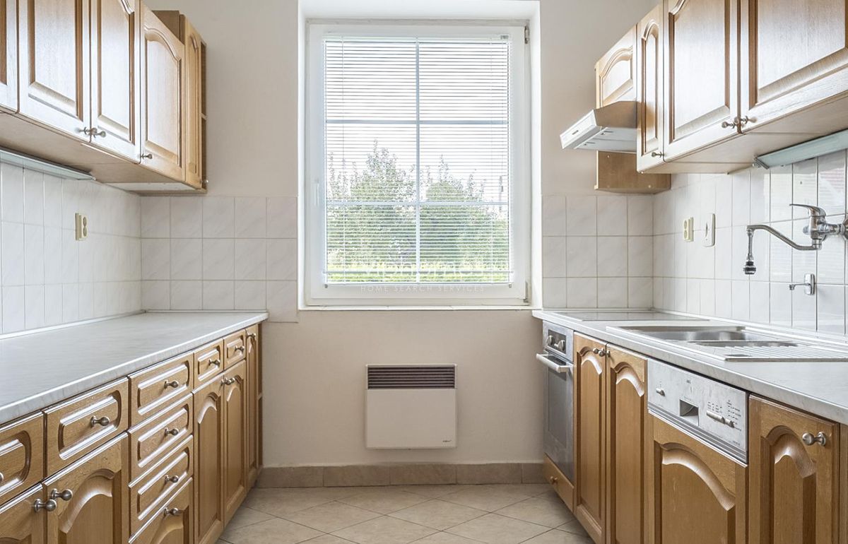 Pronájem vily 250 m², pozemek 383 m² – fotografie 3