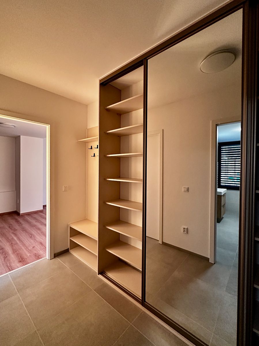 Pronájem bytu 2+kk 56 m² – fotografie 2