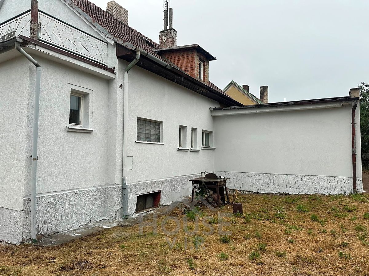 Prodej rodinného domu 400 m², pozemek 899 m² – fotografie 4