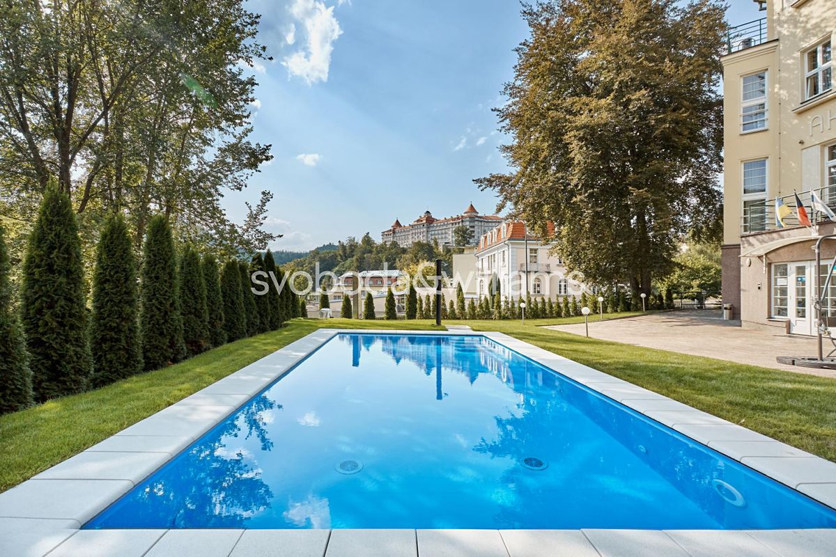 Prodej ubytovacího zařízení 989 m²