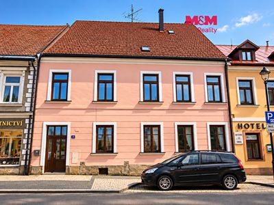 Prodej rodinného domu 320 m², pozemek 751 m²