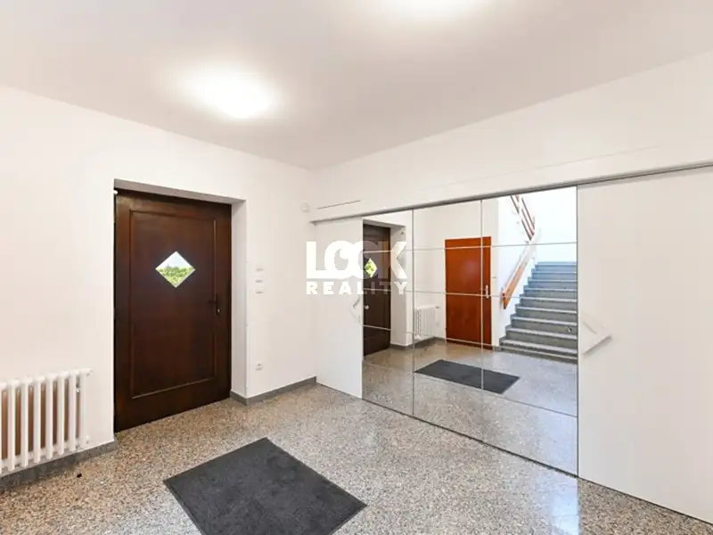 Pronájem kanceláře 417 m², Praha – náhled fotky 3