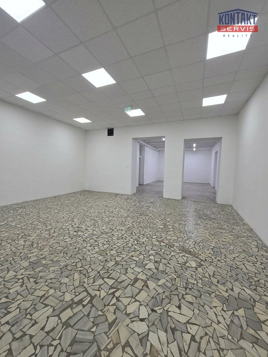 Pronájem obchodního prostoru 212 m² – fotografie 4