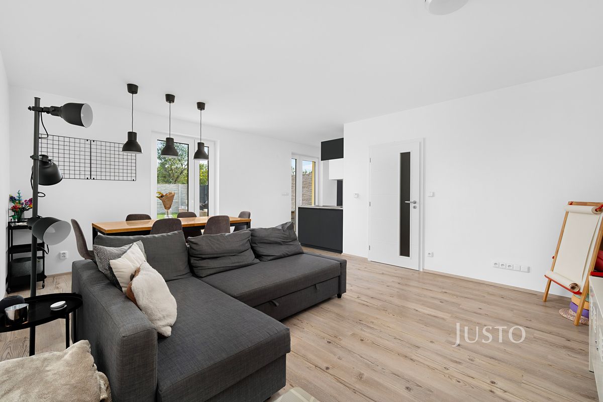 Prodej rodinného domu 136 m², pozemek 213 m² – fotografie 2