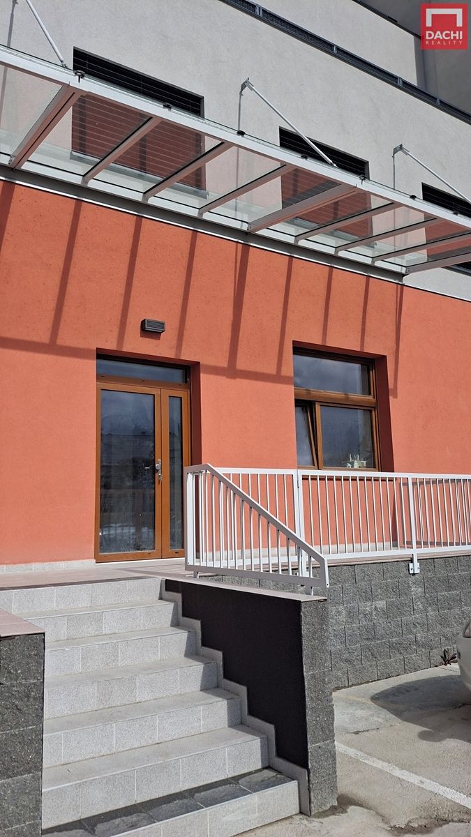 Pronájem komerční nemovitosti 85 m² – fotografie 4