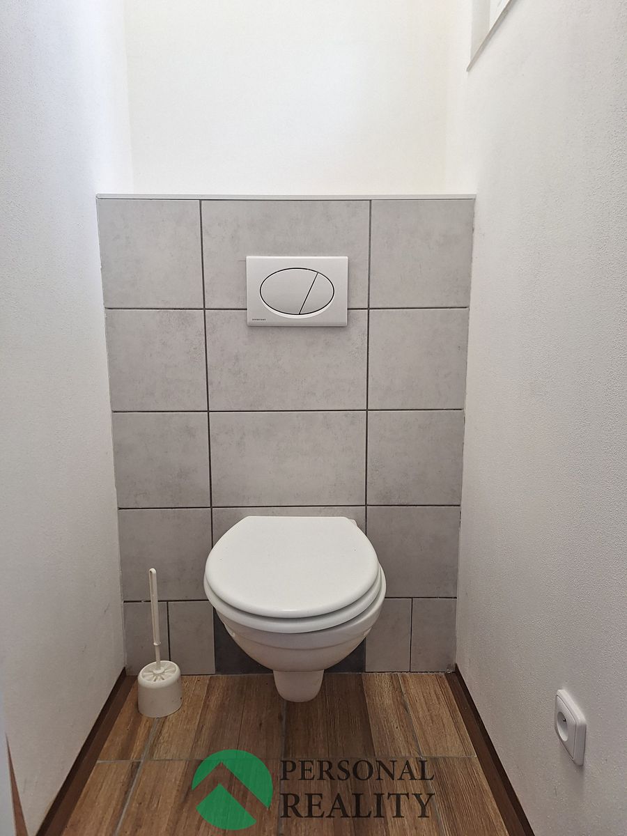 Pronájem obchodního prostoru 16 m² – fotografie 5
