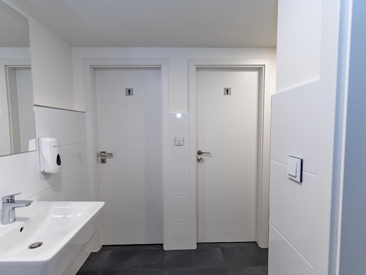Prodej komerčního prostoru, 220 m² (17 z 23)
