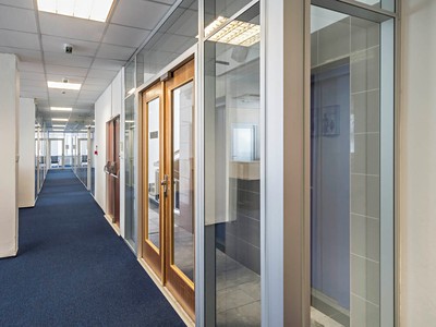 Pronájem kanceláře 300 m²