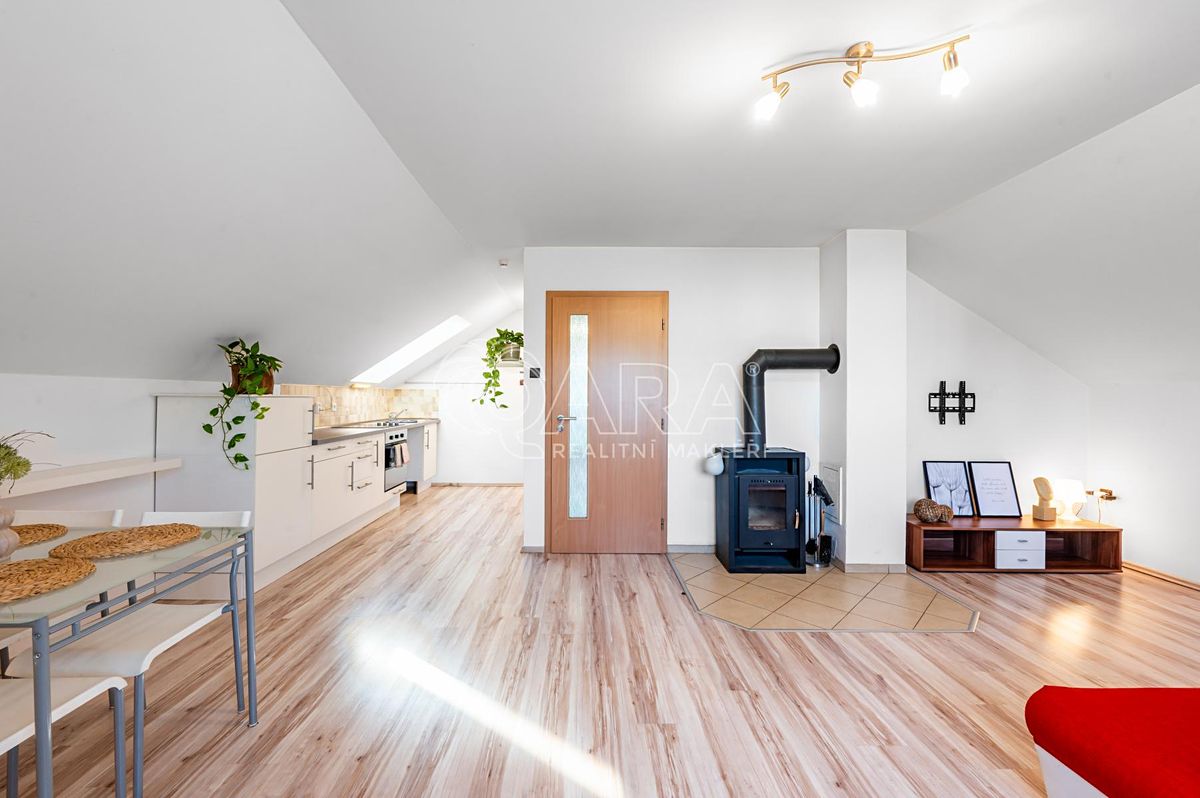 Prodej rodinného domu 143 m², pozemek 277 m² – fotografie 5