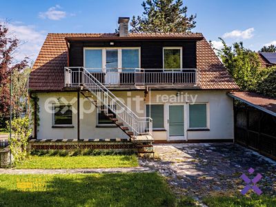 Prodej rodinného domu 322 m², pozemek 1048 m²