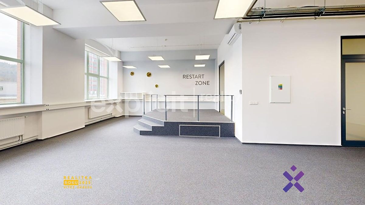 Pronájem kanceláře 421 m² – fotografie 2