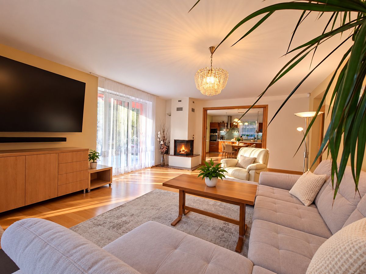 Prodej rodinného domu 267 m², pozemek 235 m² – fotografie 2