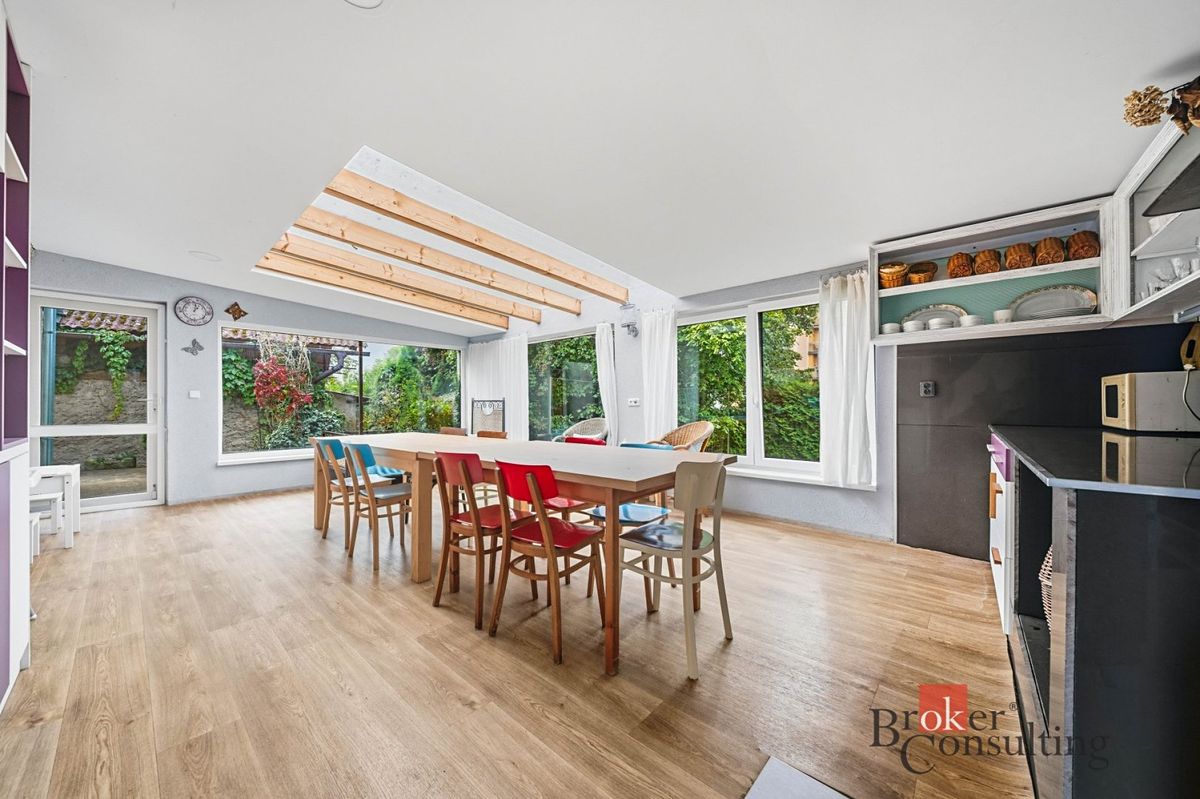 Prodej rodinného domu 180 m², pozemek 833 m² – fotografie 4