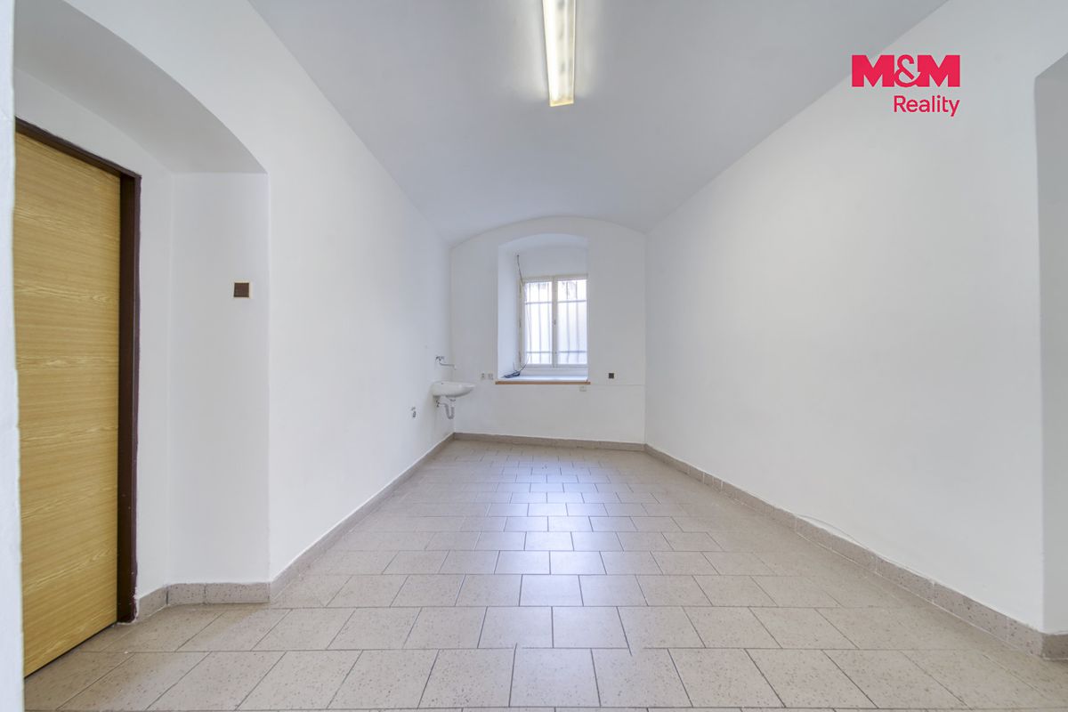 Pronájem obchodního prostoru 48 m² – fotografie 5