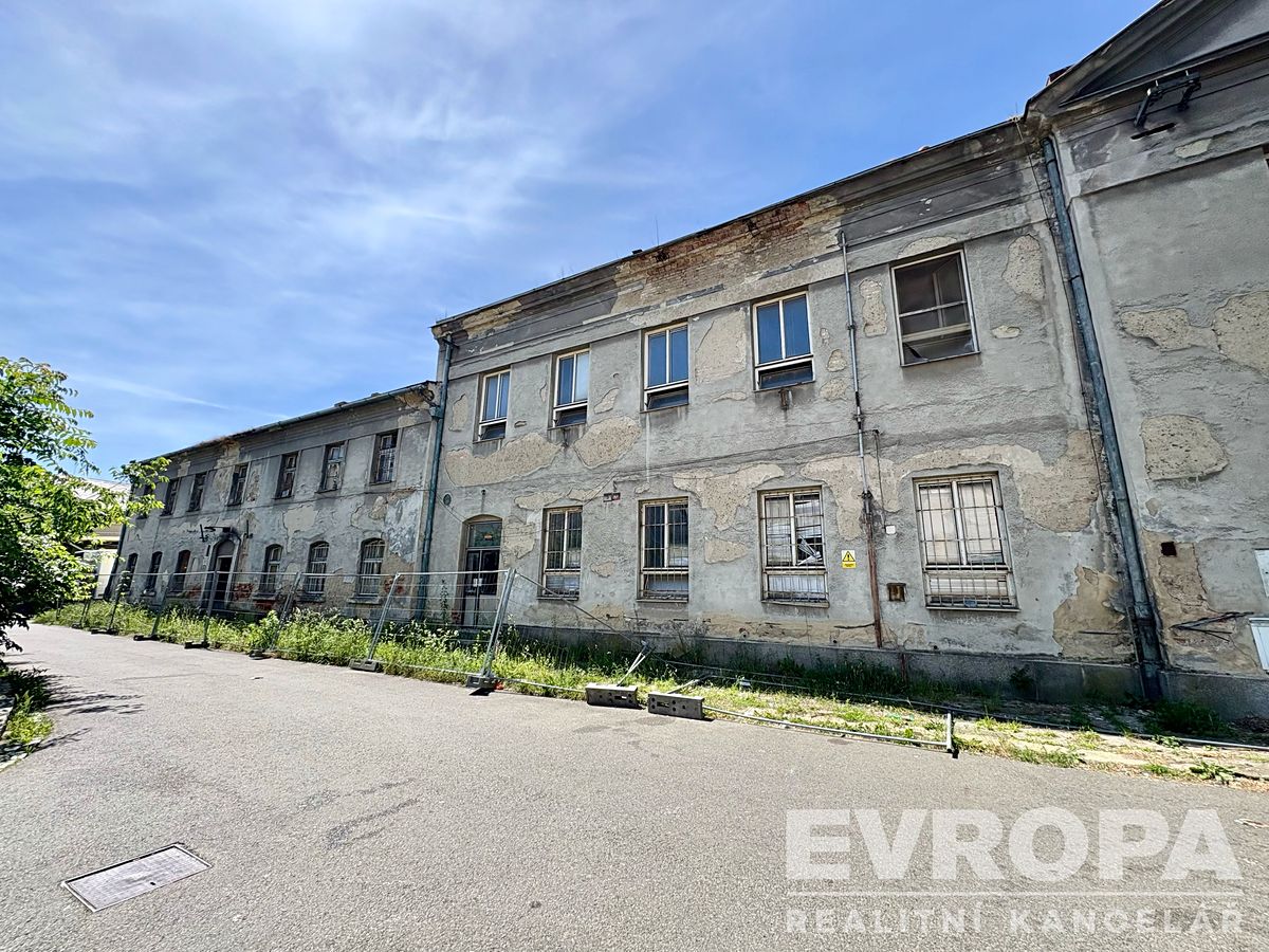 Prodej komerčního pozemku 742 m² – fotografie 5