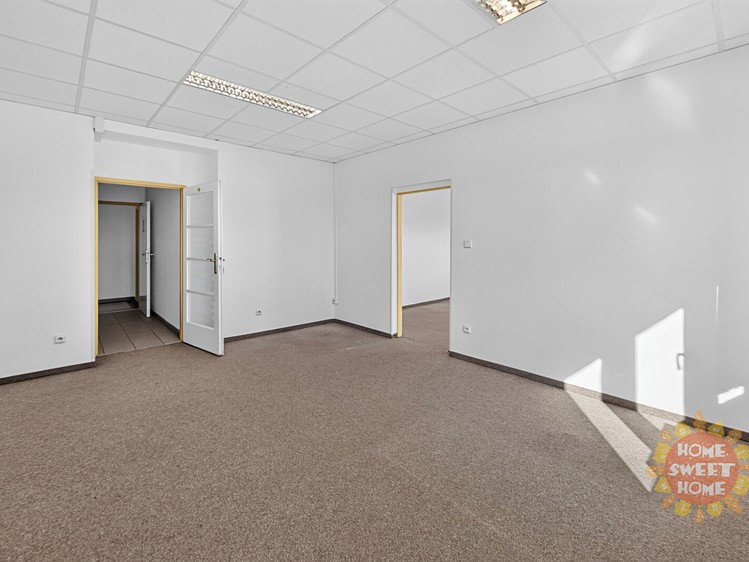 Комерційне приміщення в оренду, 67 м² (2 з 15)