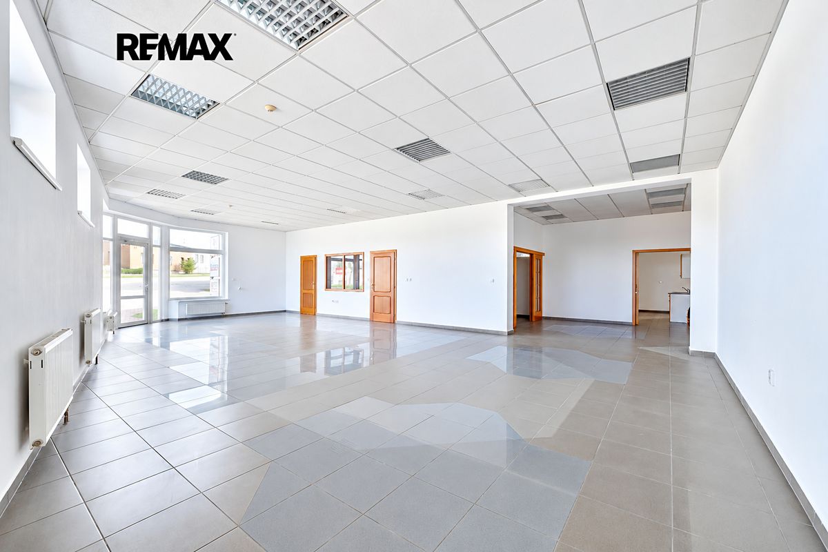 Pronájem obchodního prostoru 169 m² – fotografie 2