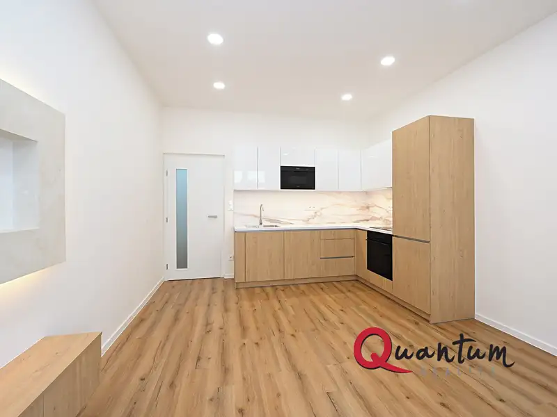 Pronájem bytu 2+kk 40 m², Praha – náhled fotky 3