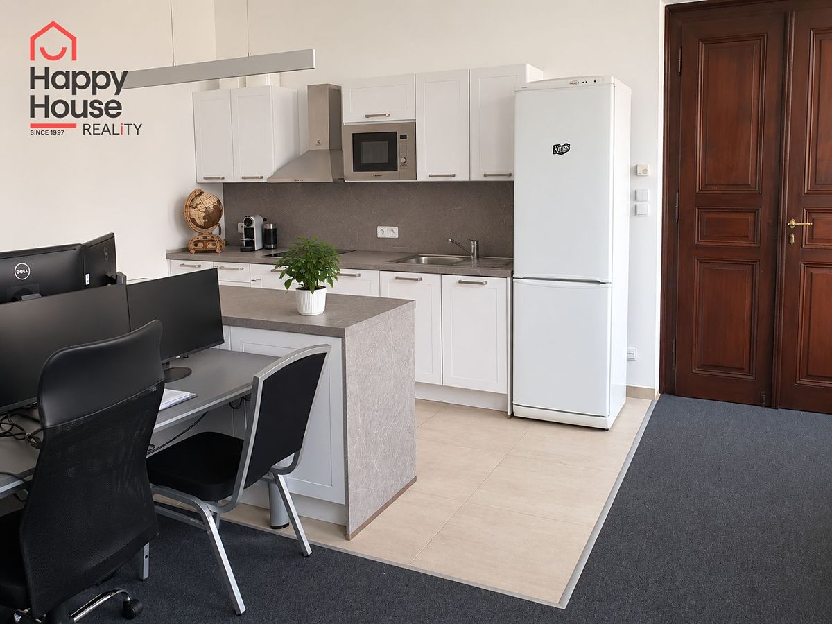 Pronájem kanceláře 65 m² – fotografie 2