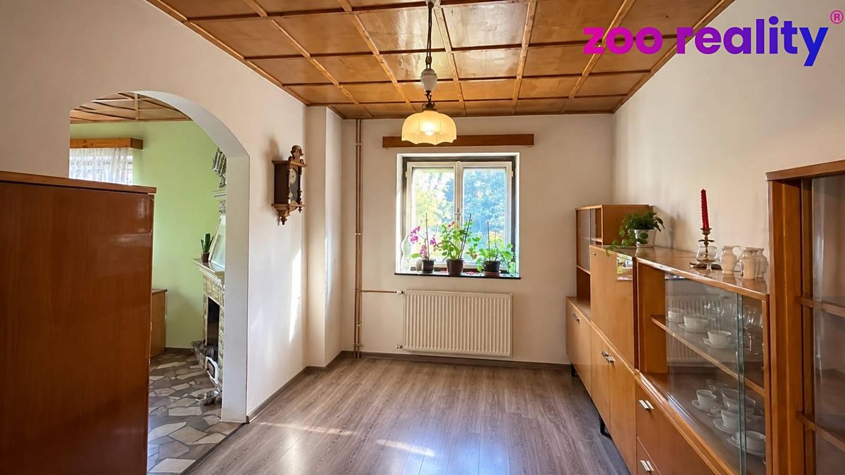 Prodej rodinného domu 340 m², pozemek 1054 m² – fotografie 5