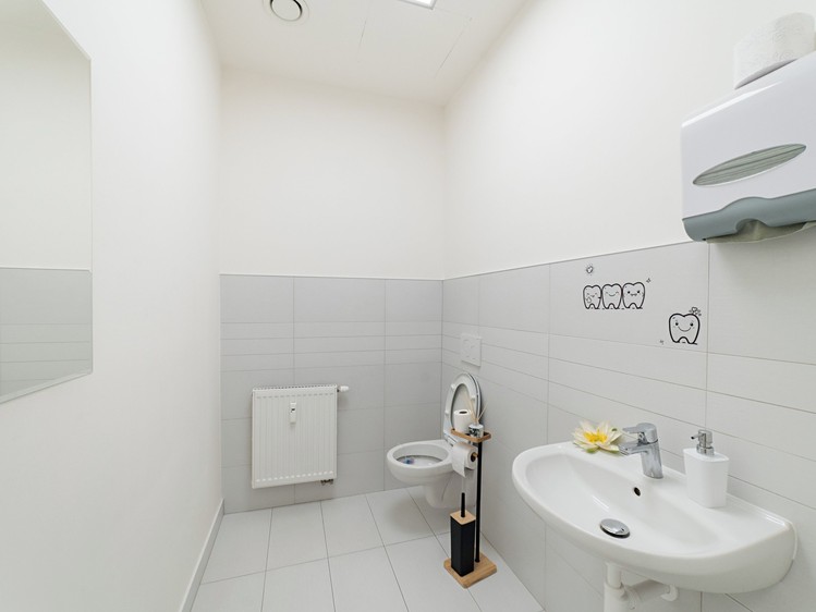 Pronájem komerčního prostoru, 18 m² (7 z 16)