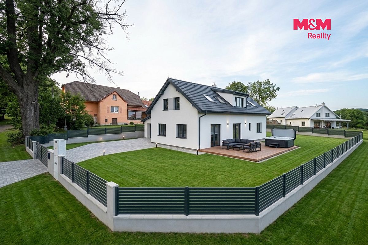 Prodej stavebního pozemku 838 m² – fotografie 2