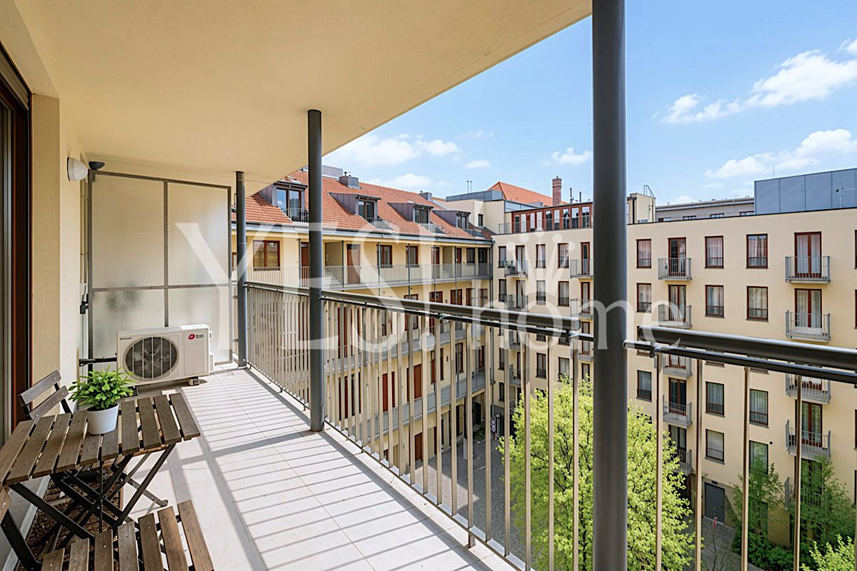 Pronájem kanceláře 168 m² – fotografie 2