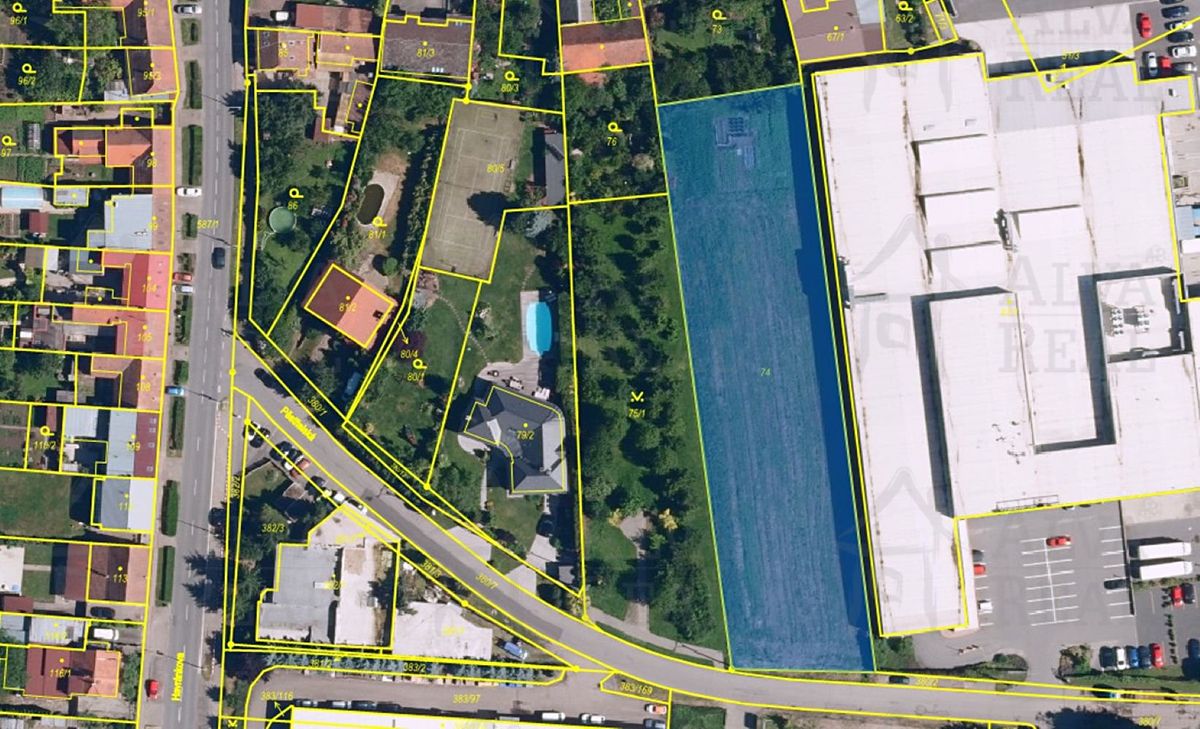 Prodej komerčního pozemku 1500 m²
