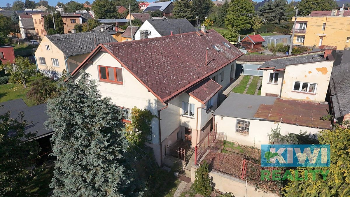 Prodej rodinného domu 235 m², pozemek 1000 m² – fotografie 4