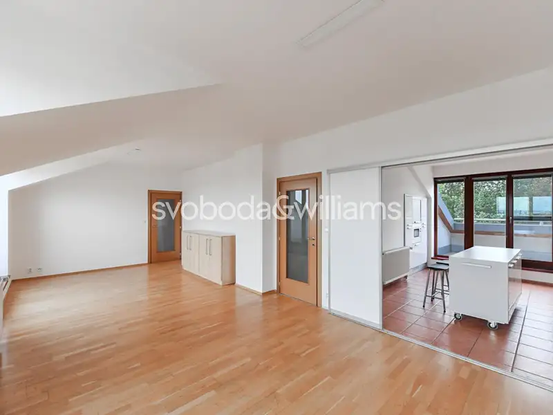 Pronájem bytu 4+1 120 m², Praha – náhled fotky 1