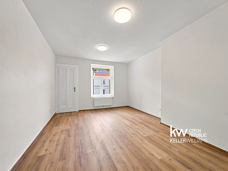 Pronájem bytu 3+kk, 90 m² (13 z 47)