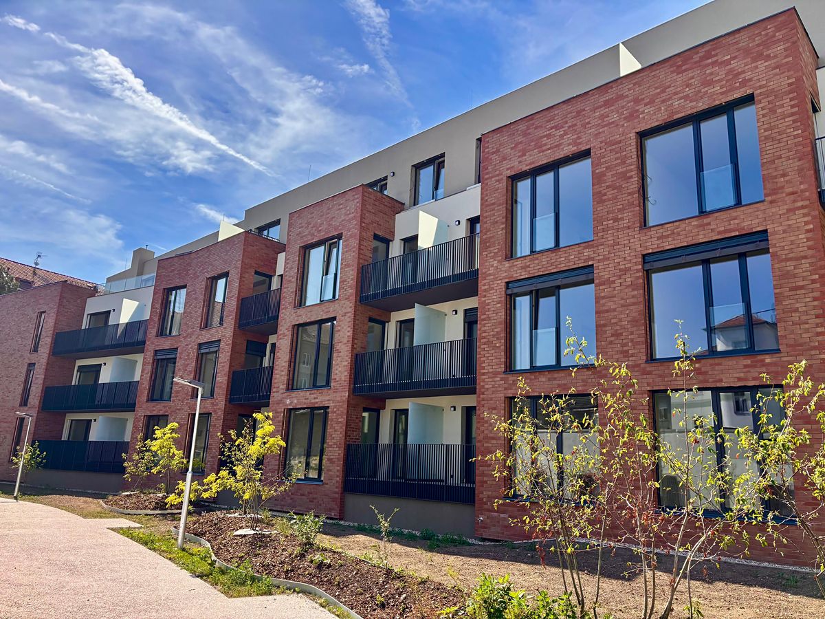 Pronájem bytu 2+kk 35 m², Hradec Králové – fotka 1 z 3