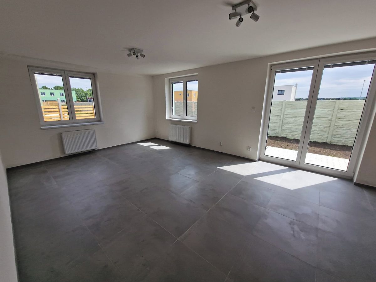 Pronájem bytu 4+kk 87 m² – fotografie 2