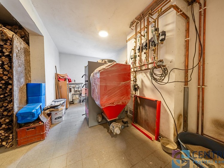 Prodej komerčního prostoru, 265 m² (23 z 43)