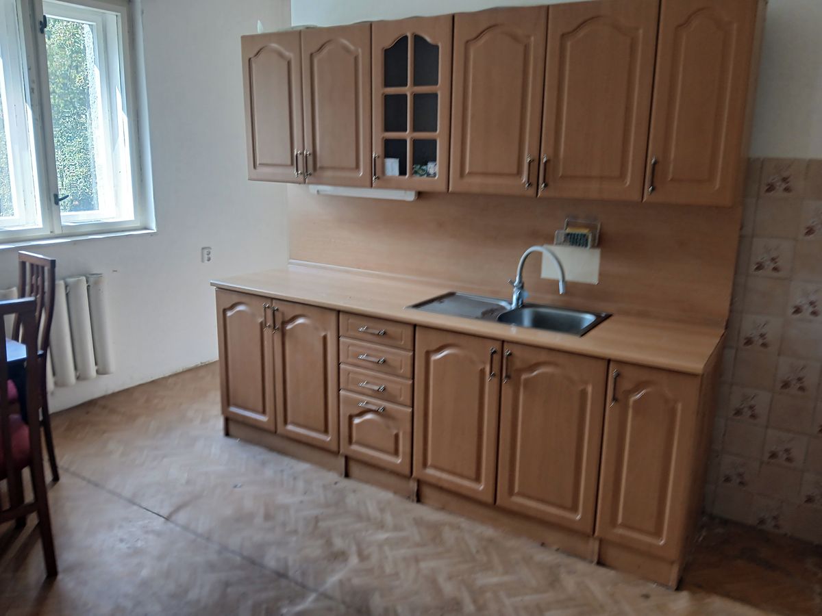 Pronájem rodinného domu 200 m², pozemek 1000 m² – fotografie 3