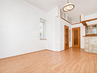 Pronájem bytu 1+kk 28 m²