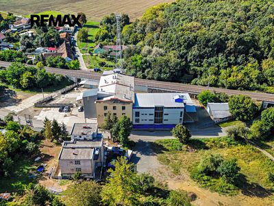 Prodej výrobní haly, prostoru 4050 m²