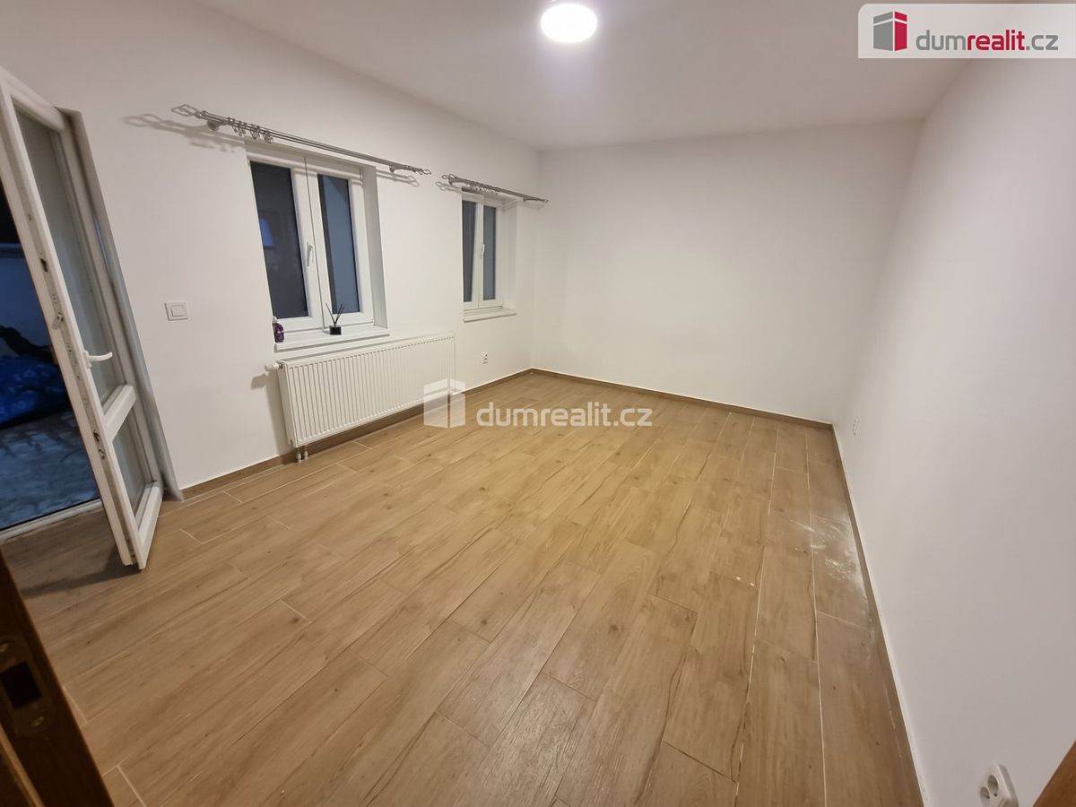 Pronájem bytu 2+kk 39 m² – fotografie 2