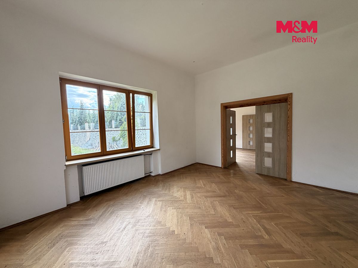 Prodej rodinného domu 284 m², pozemek 2441 m² – fotografie 4