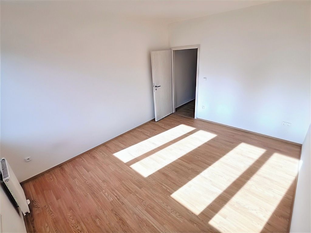 Pronájem bytu 2+kk 56 m² – fotografie 4