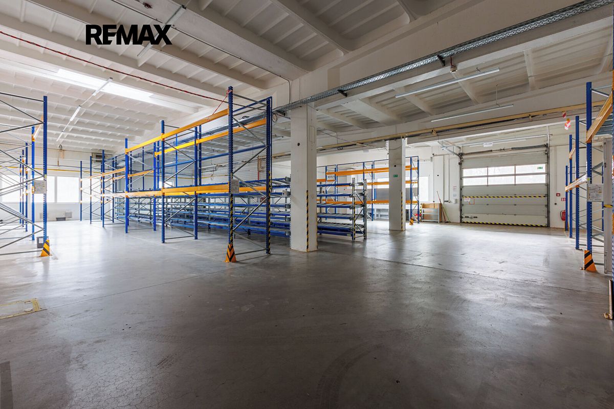Pronájem výrobní haly, prostoru 2489 m² – fotografie 5