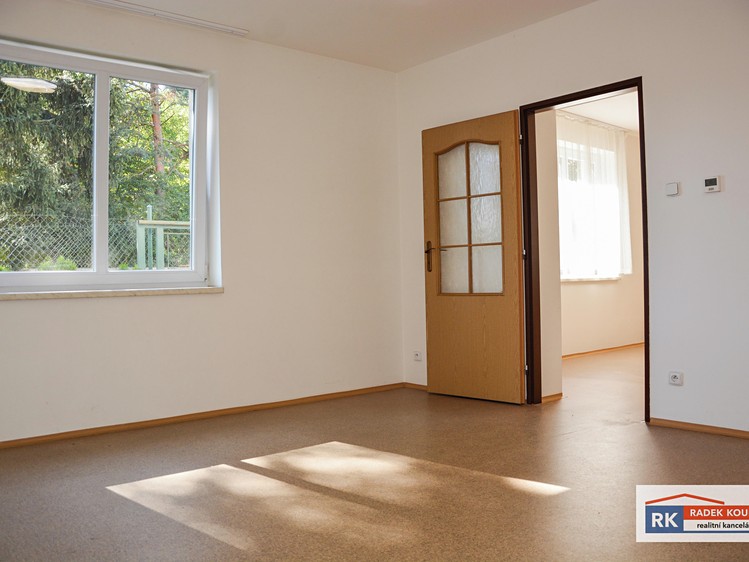 Pronájem bytu 2+kk, 77 m² (10 z 22)