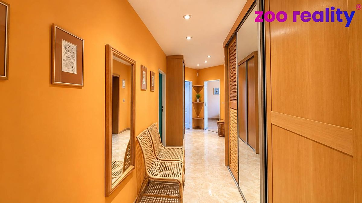 Pronájem bytu 3+1 168 m² – fotografie 3