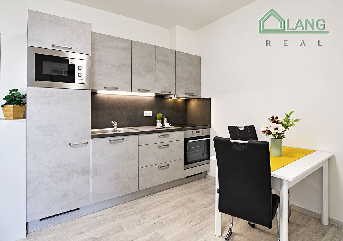 Pronájem bytu 2+kk 32 m²