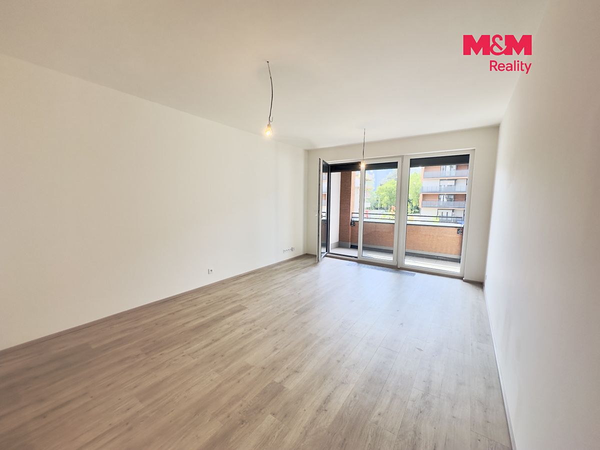 Pronájem bytu 1+kk 34 m² – fotografie 2
